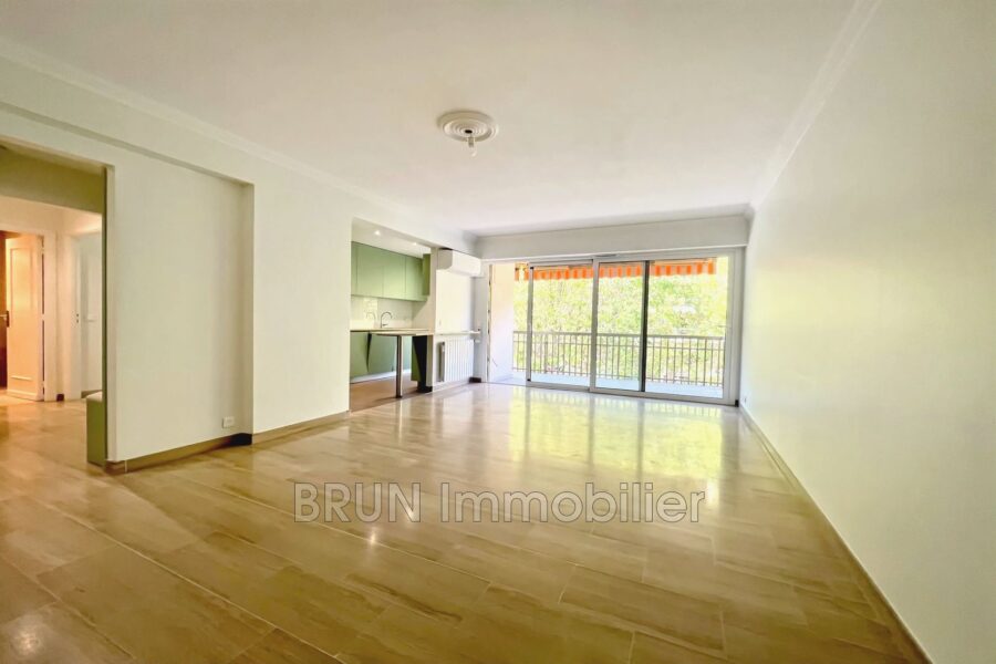 Appartement à vendre à Antibes — Vue sur la ville — photo 2