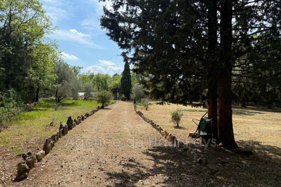 Terrain à vendre à Saint-Cézaire-sur-Siagne — Vue dégagée — photo 6