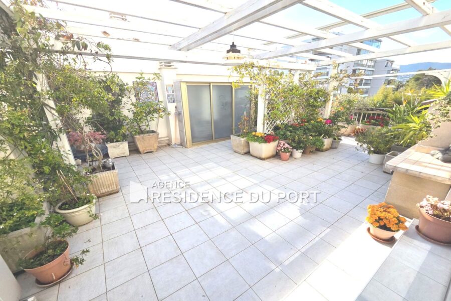 Appartement à vendre à Mandelieu-la-Napoule — Vue mer — photo 2
