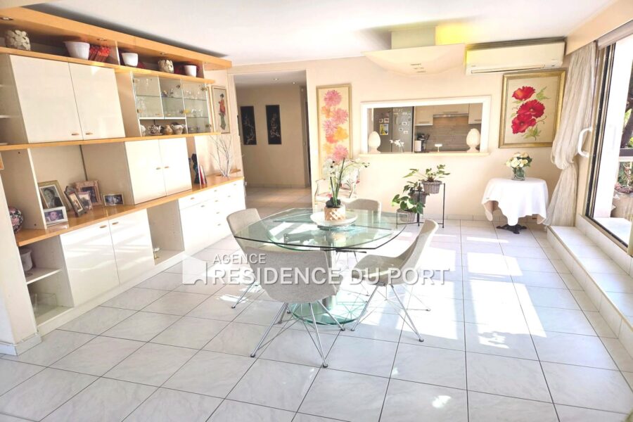 Appartement à vendre à Mandelieu-la-Napoule — Vue mer — photo 9