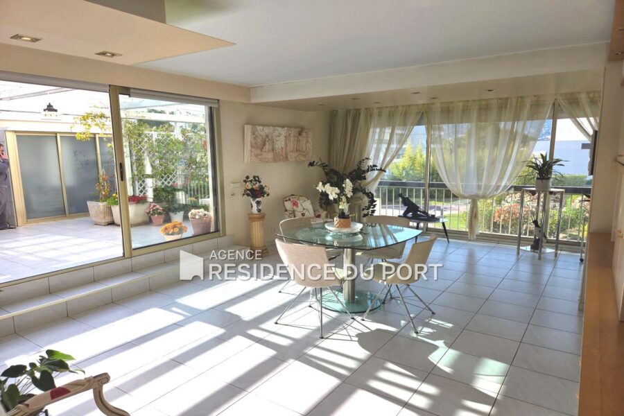 Appartement à vendre à Mandelieu-la-Napoule — Vue mer — photo 4