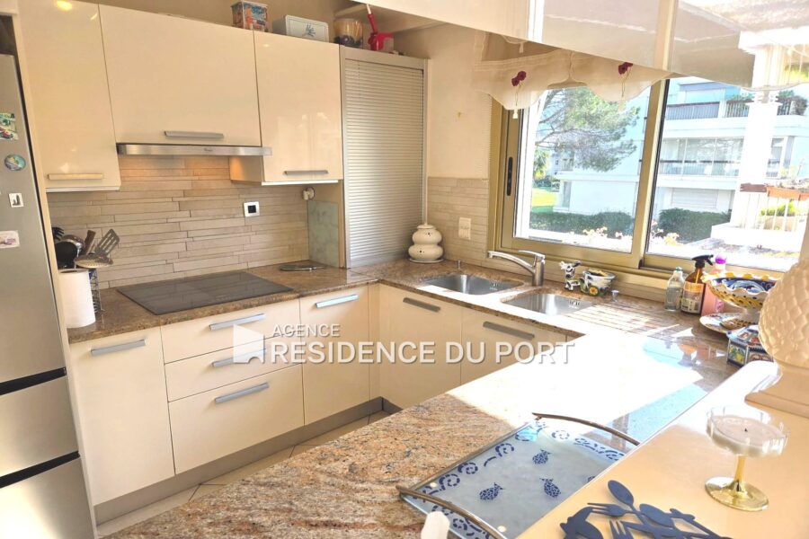 Appartement à vendre à Mandelieu-la-Napoule — Vue mer — photo 12