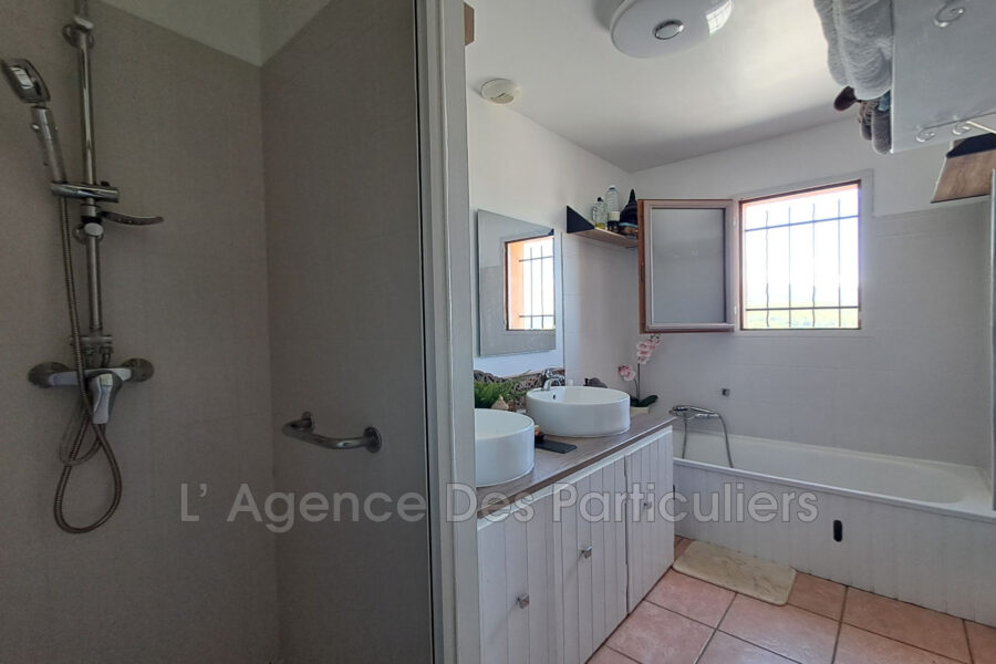 Maison à vendre à Figanières — Vue sur la ville — photo 9