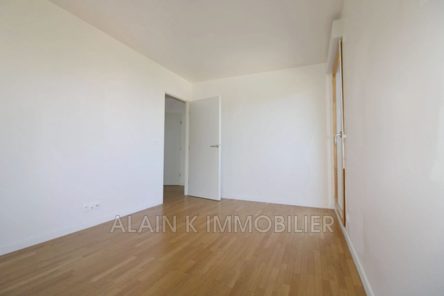 Appartement à vendre à Chaville — Vue sur la ville — photo 8