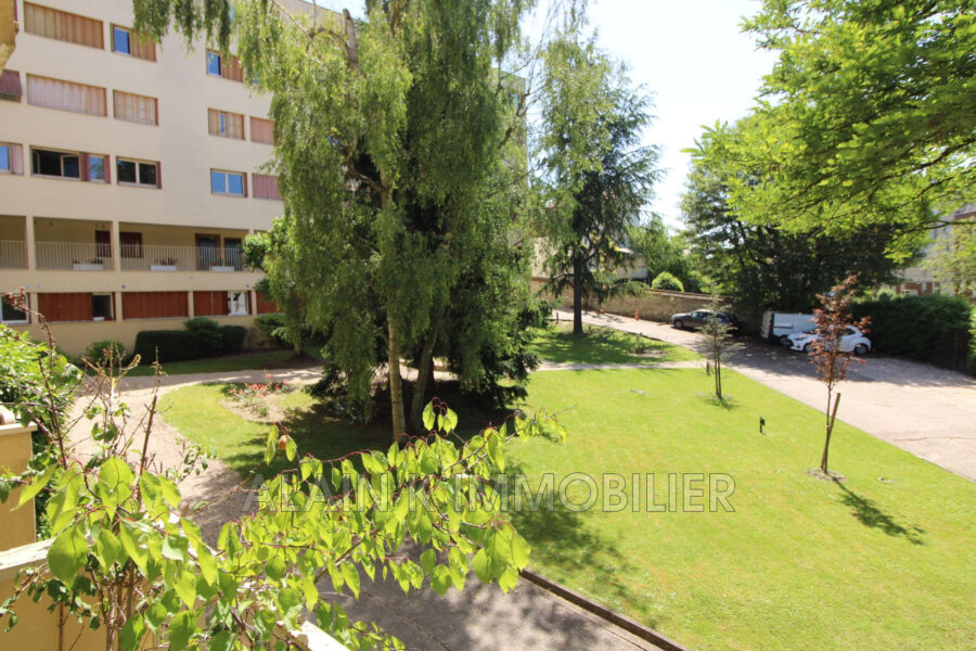 Appartement à vendre à Chaville — Vue parc & jardin — photo 2