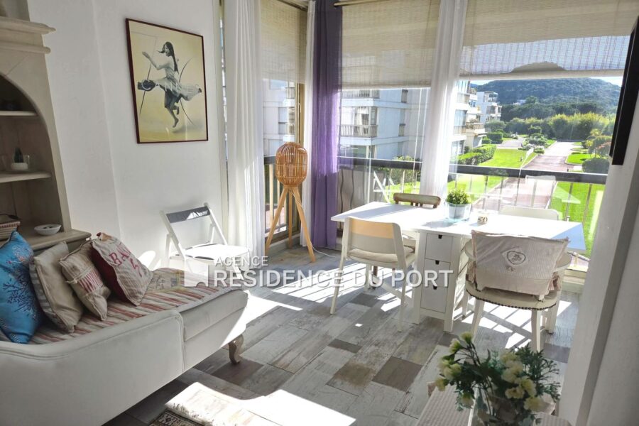 Appartement à vendre à Mandelieu-la-Napoule — Vue parc & jardin — photo 6