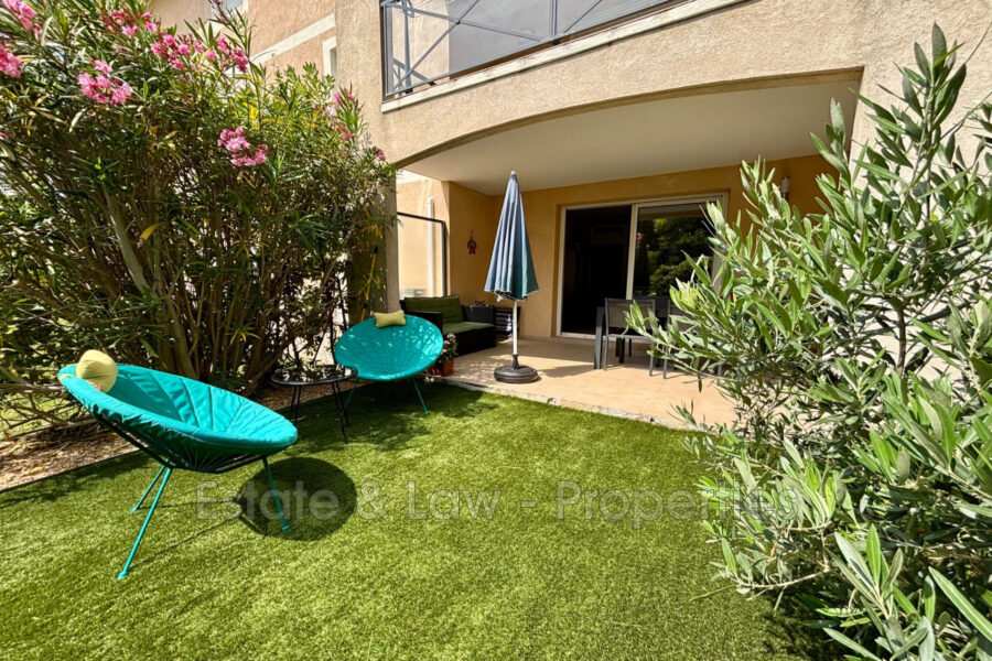 Appartement à vendre à Les Issambres — Vue parc & jardin — photo 3