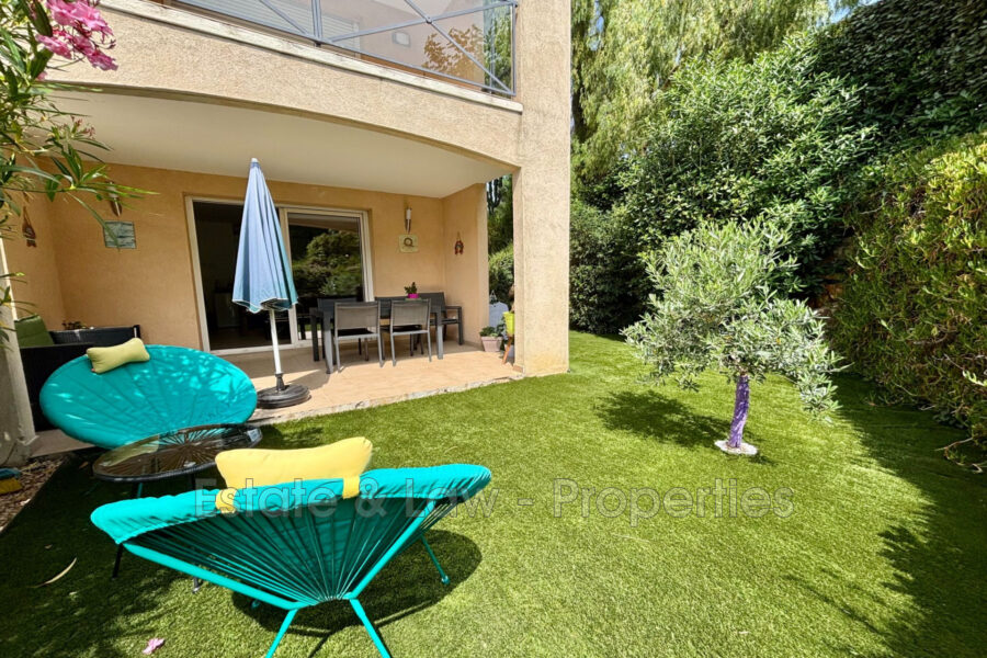 Appartement à vendre à Les Issambres — Vue parc & jardin — photo 2