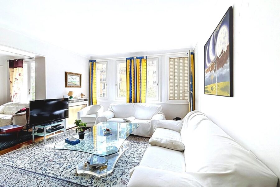 Appartement à vendre à Paris 15e arrondissement — Vue sur la ville — photo 4