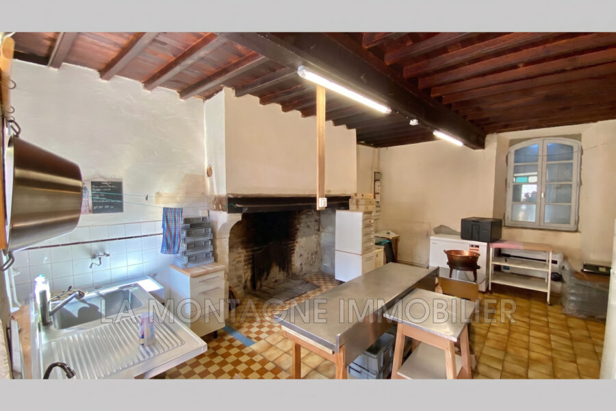 Maison à vendre à Vallee-de-Castelloubon — Vue montagne — photo 4