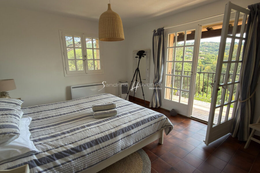 Maison à vendre à La Croix-Valmer — Vue mer — photo 12
