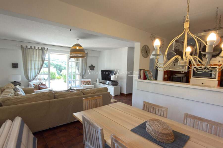 Maison à vendre à La Croix-Valmer — Vue mer — photo 10