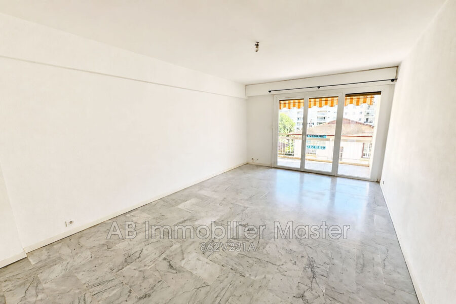 Appartement à vendre à Juan-les-Pins — Vue sur la ville — photo 2