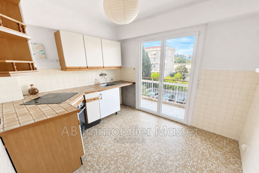 Appartement à vendre à Juan-les-Pins — Vue sur la ville — photo 5