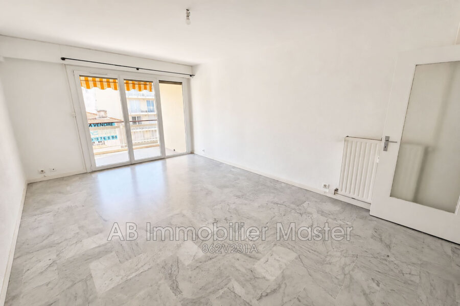 Appartement à vendre à Juan-les-Pins — Vue sur la ville — photo 3