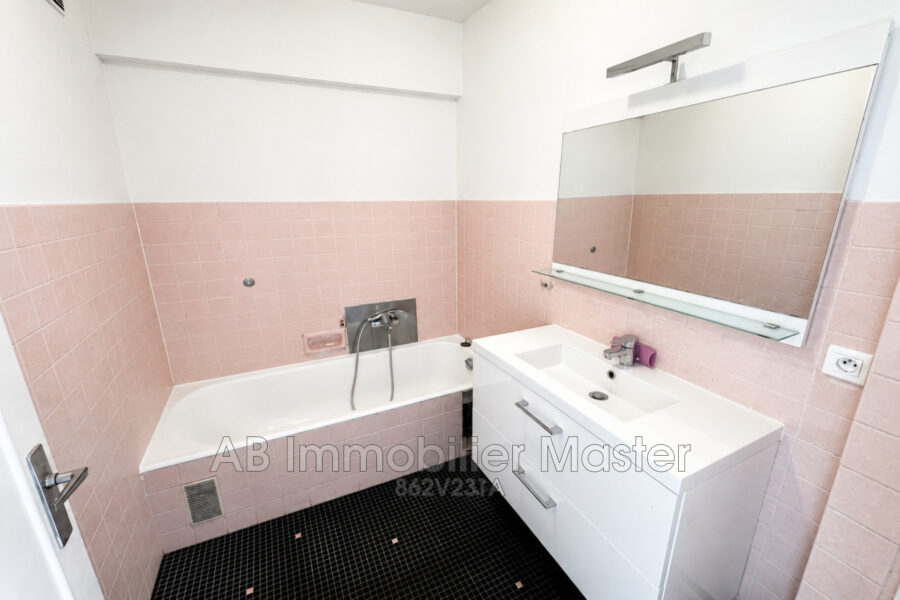 Appartement à vendre à Juan-les-Pins — Vue sur la ville — photo 7