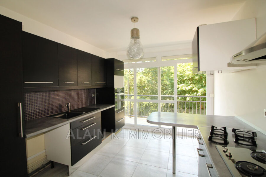 Appartement à vendre à Vélizy-Villacoublay — Vue parc & jardin — photo 2