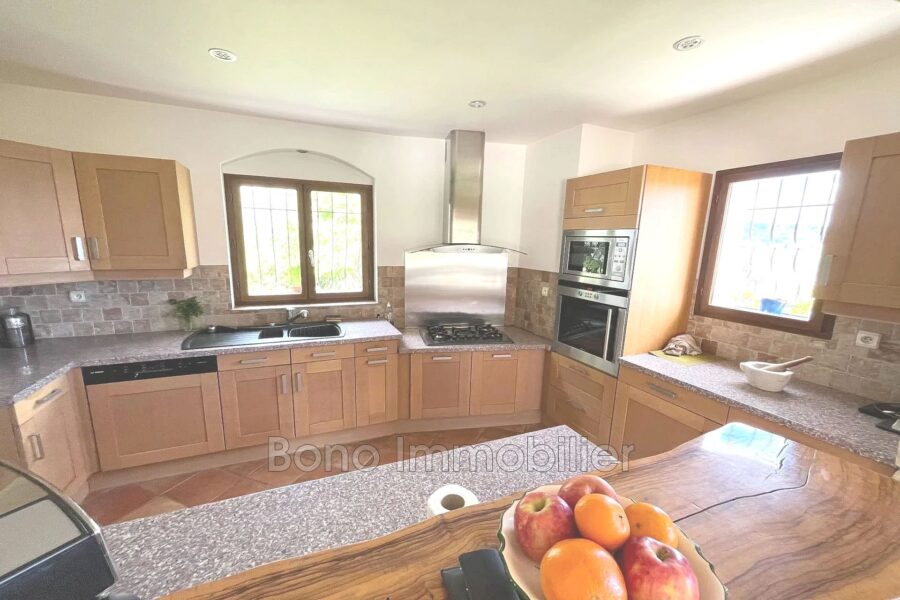 Maison à vendre à Saint-Jeannet — Vue montagne — photo 4