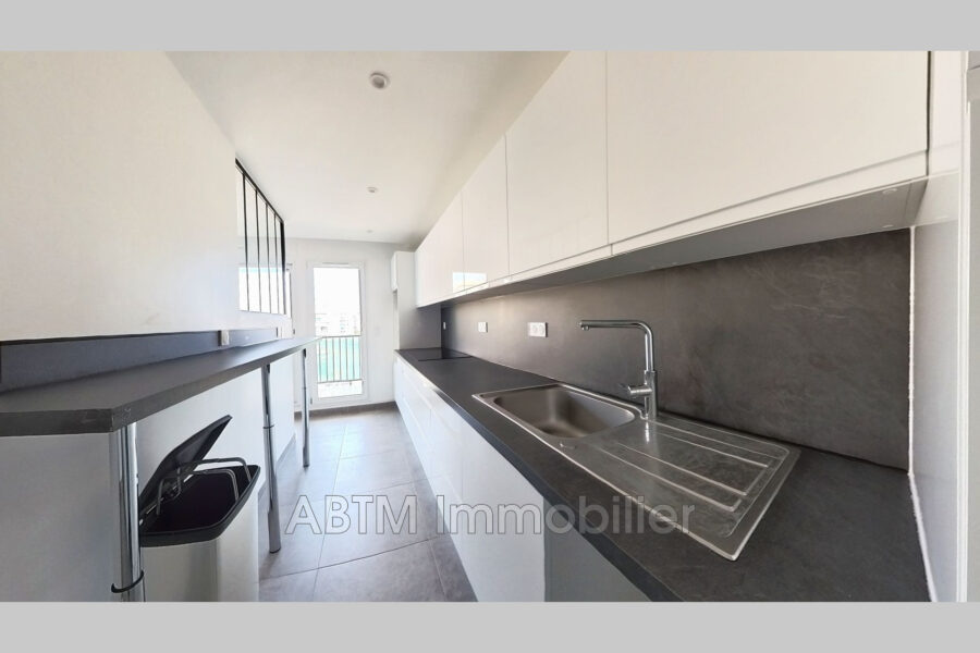Appartement à louer à Nice — Vue sur la ville — photo 3