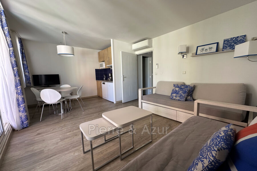 Appartement à vendre à Antibes — Vue parc & jardin — photo 2