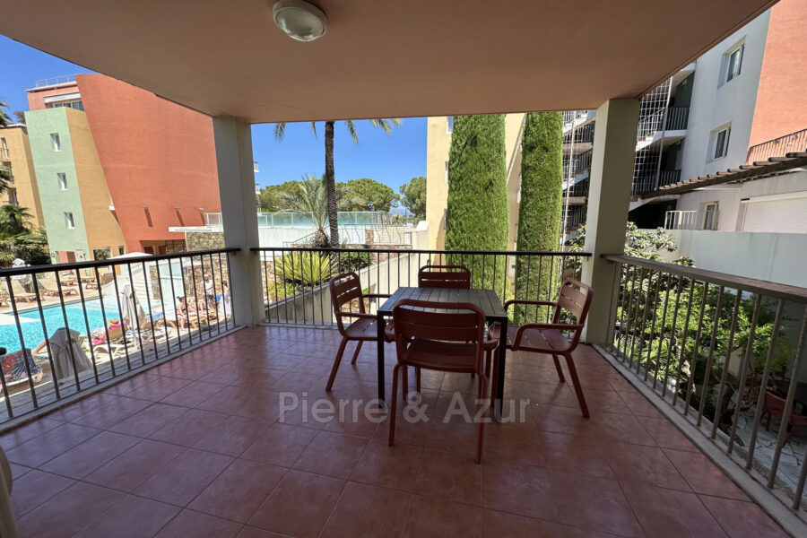 Appartement à vendre à Antibes — Vue parc & jardin — photo 1