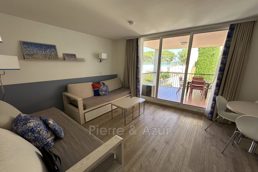 Appartement à vendre à Antibes — Vue parc & jardin — photo 5