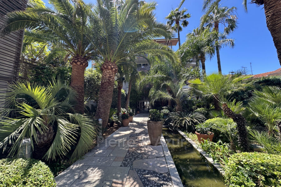 Appartement à vendre à Antibes — Vue parc & jardin — photo 12