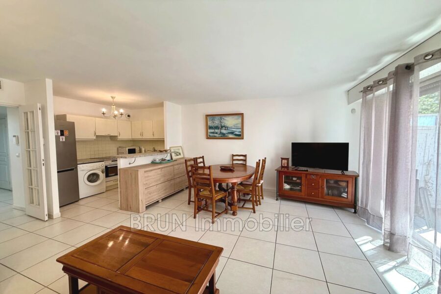 Appartement à vendre à Antibes — Vue sur la ville — photo 2