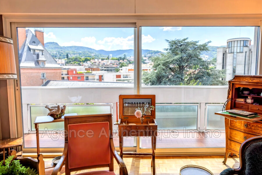 Appartement à vendre à Clermont-Ferrand — Vue sur la ville — photo 1