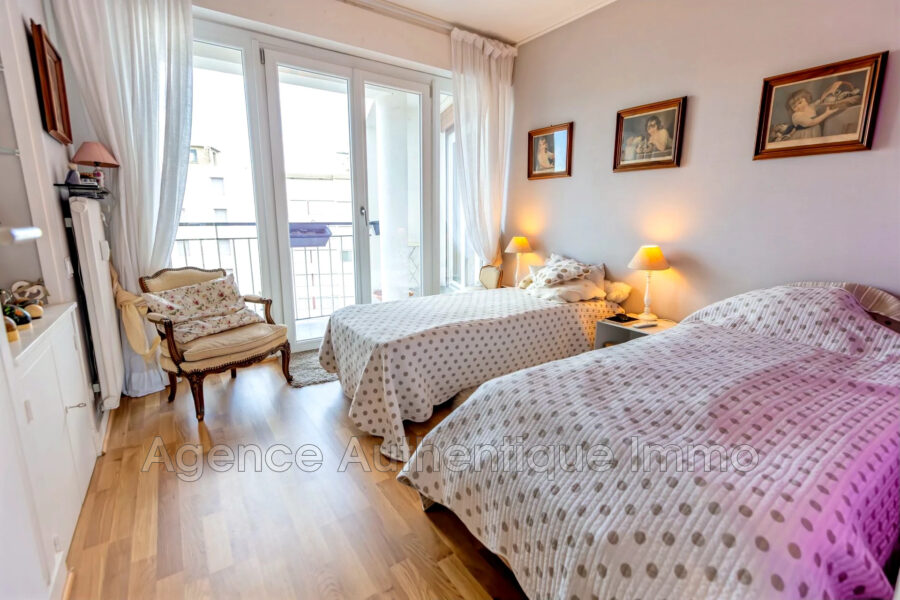 Appartement à vendre à Clermont-Ferrand — Vue sur la ville — photo 5