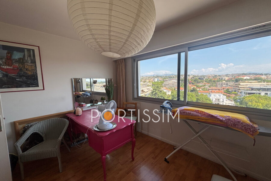 Appartement à vendre à Saint-Laurent-du-Var — Vue mer — photo 9