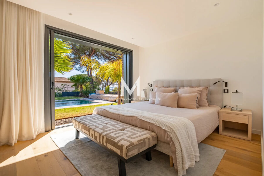 Maison à vendre à Sainte-Maxime — Vue parc & jardin — photo 7