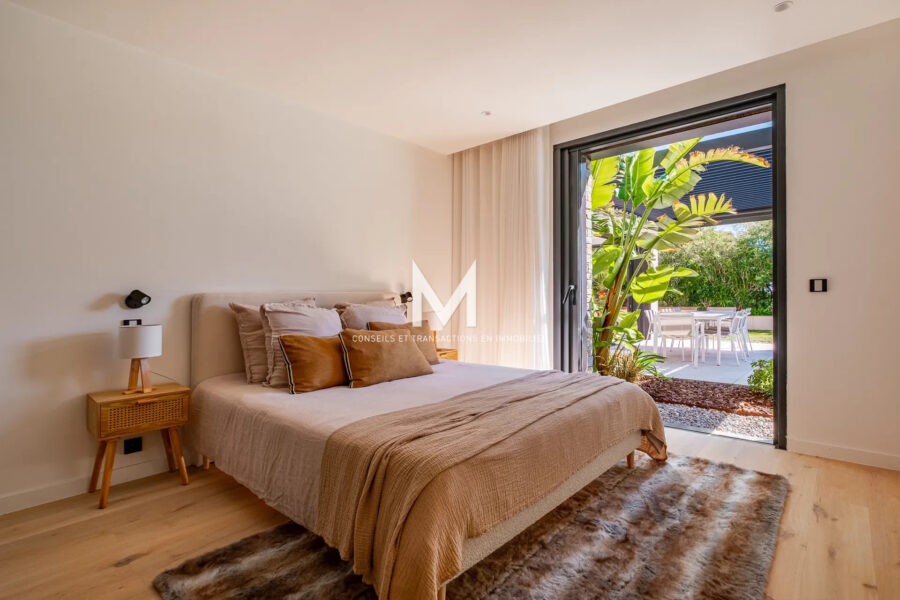 Maison à vendre à Sainte-Maxime — Vue parc & jardin — photo 9