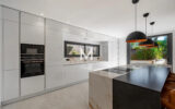 Maison à vendre à Sainte-Maxime — Vue parc & jardin — photo 4