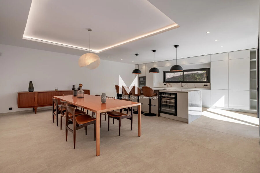 Maison à vendre à Sainte-Maxime — Vue parc & jardin — photo 5