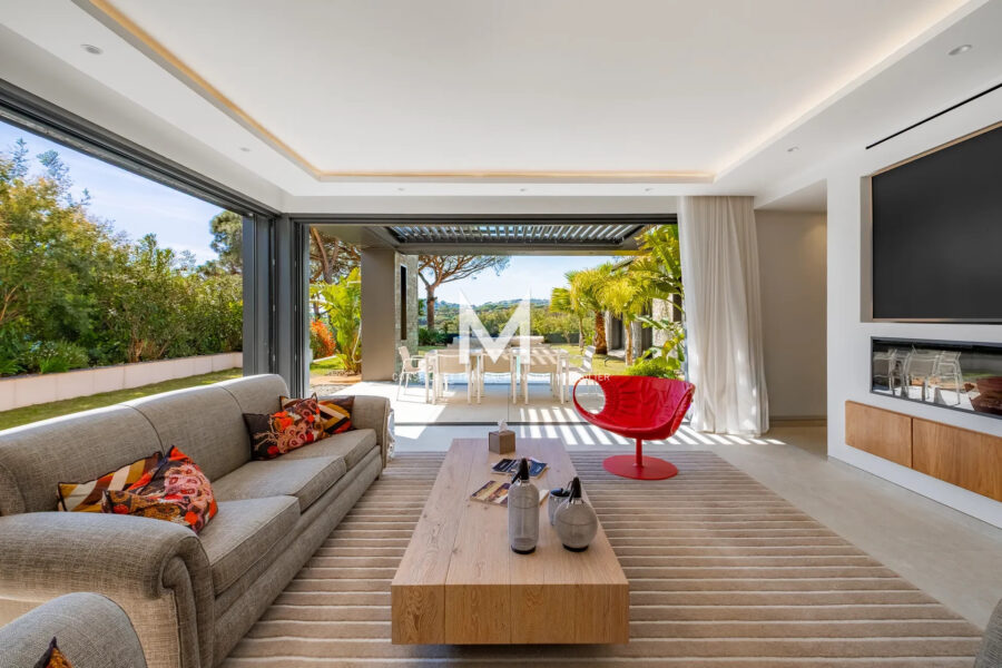 Maison à vendre à Sainte-Maxime — Vue parc & jardin — photo 3