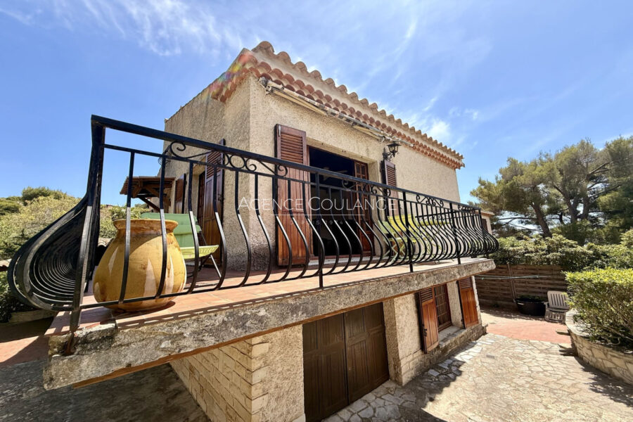 Maison à vendre à Saint-Cyr-sur-Mer — Vue mer — photo 3