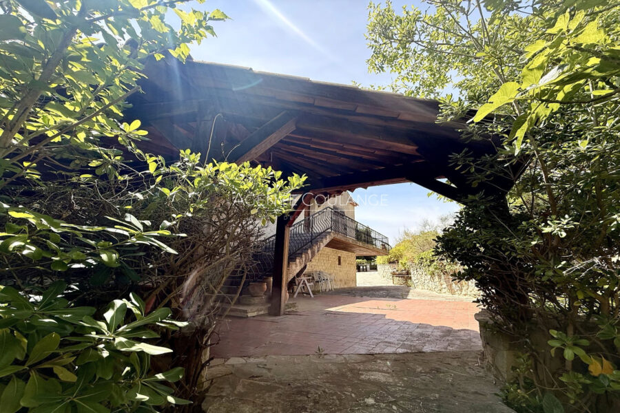 Maison à vendre à Saint-Cyr-sur-Mer — Vue mer — photo 17