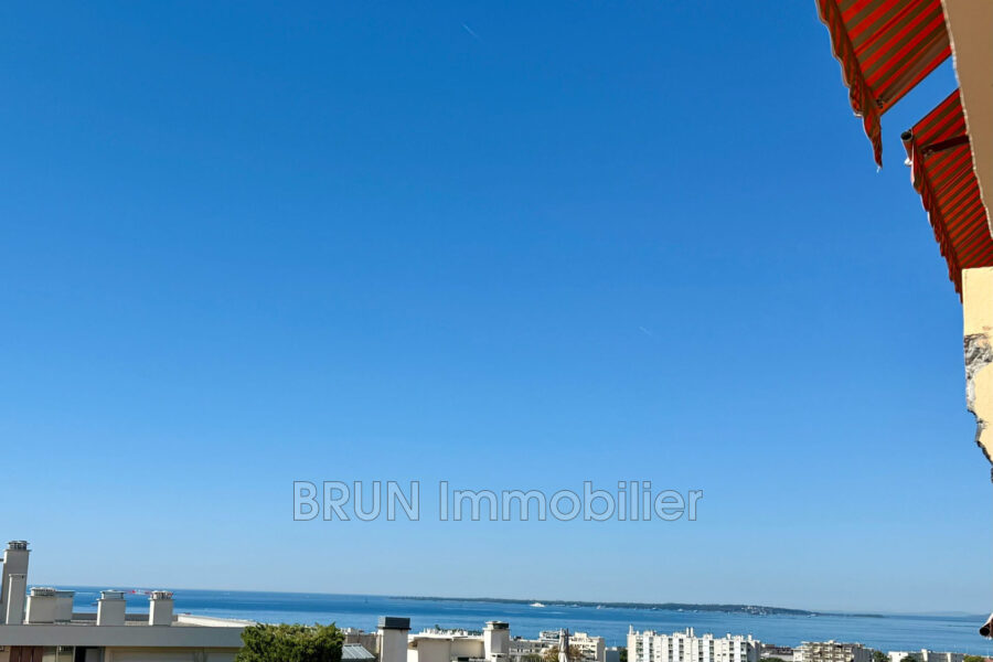 Appartement à vendre à Antibes — Vue mer — photo 1