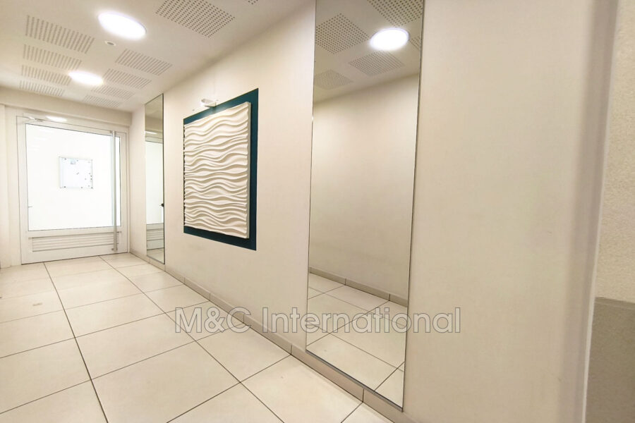 Appartement à vendre à Antibes — Vue sur la ville — photo 11