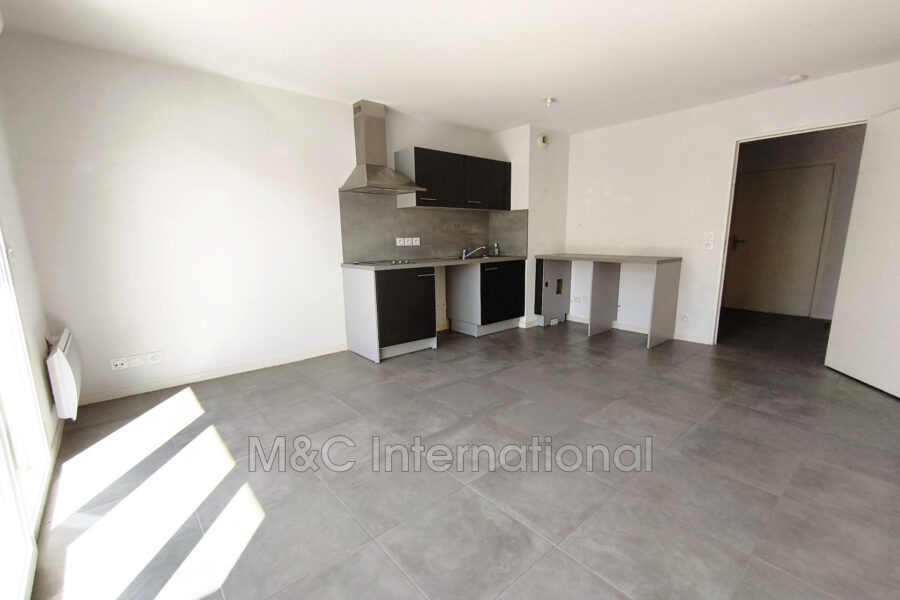 Appartement à vendre à Antibes — Vue sur la ville — photo 4