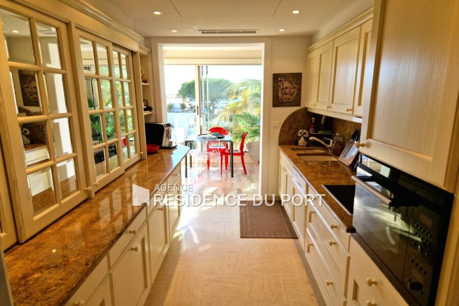 Appartement à vendre à Mandelieu-la-Napoule — Vue marina & port — photo 8