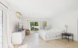 Maison à vendre à Roquefort-les-Pins — Vue parc & jardin — photo 13
