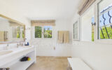 Maison à vendre à Roquefort-les-Pins — Vue parc & jardin — photo 14
