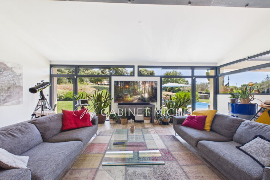 Maison à vendre à Roquefort-les-Pins — Vue parc & jardin — photo 7