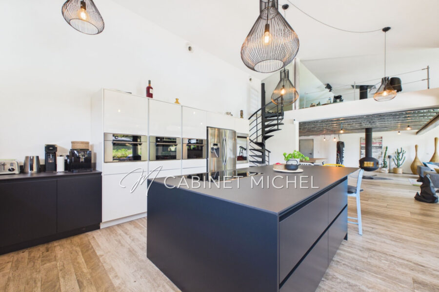 Maison à vendre à Roquefort-les-Pins — Vue parc & jardin — photo 10