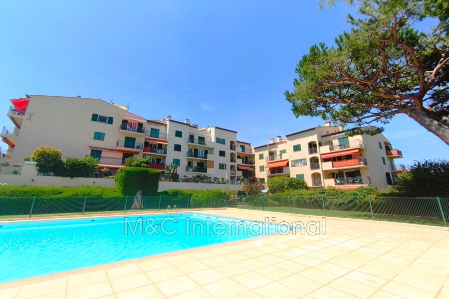 Appartement à vendre à Antibes — Vue parc & jardin — photo 2