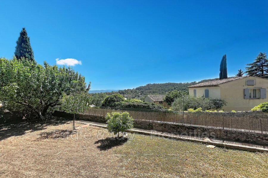 Maison à vendre à Cotignac — Vue sur la ville — photo 5