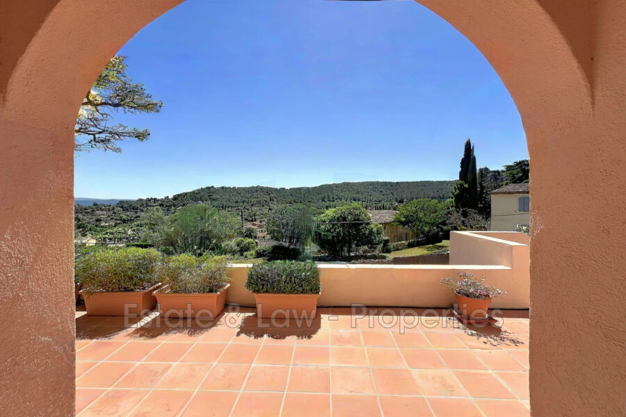 Maison à vendre à Cotignac — Vue sur la ville — photo 11