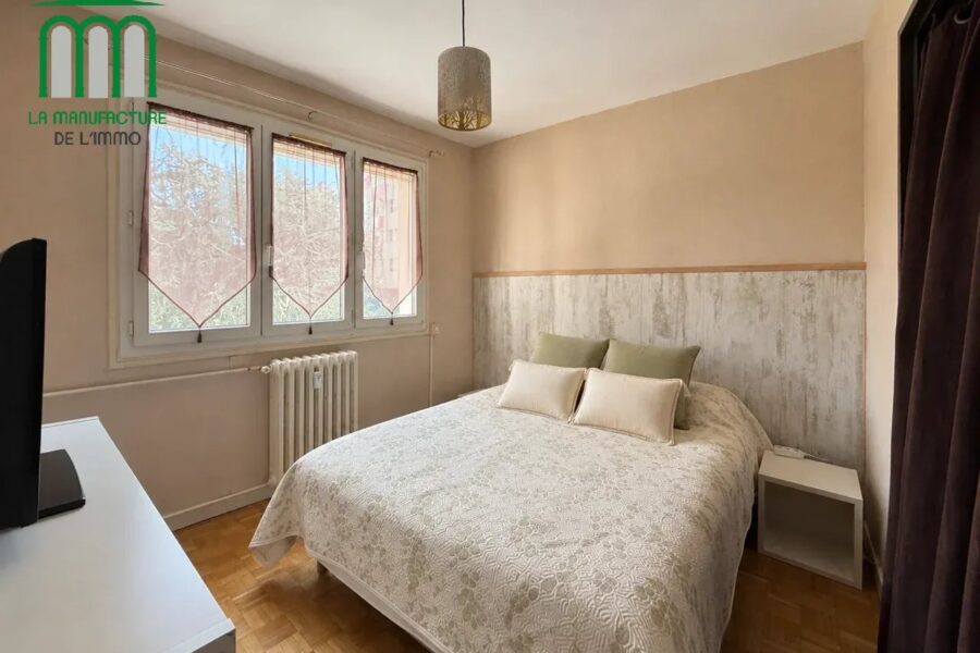 Appartement à vendre à Saint-Étienne — Vue sur la ville — photo 2
